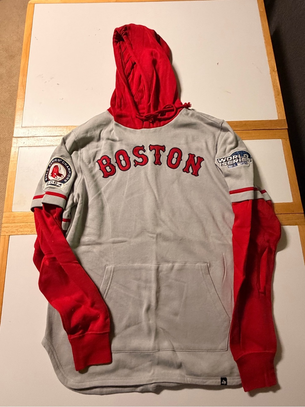 Men’s BOSTON RED SOX ‘47 Brand 2004 WORLD SERIES Hoodie Size S NEVER WORN! RARE!
